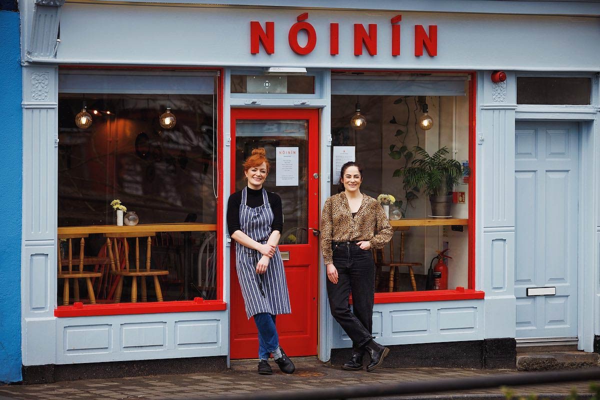 Nóinín, with sisters Sinéad and Maeve Molcair. Photo: Noinin/Facebook